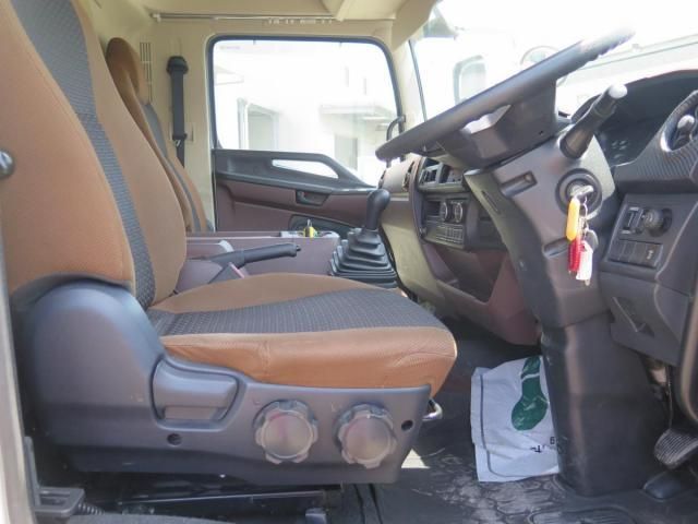 Hino RANGER 2019-06 6805479-25