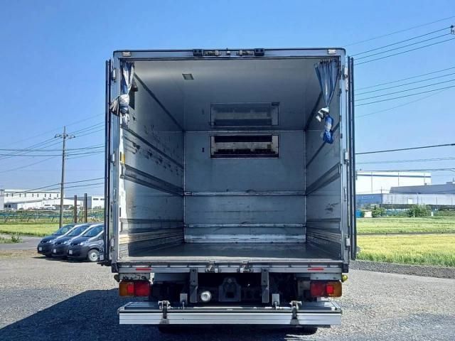 Hino RANGER 2015-05 6805518-19