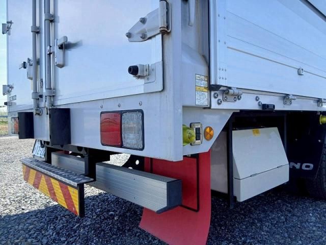 Hino RANGER 2022-02 6805493-11