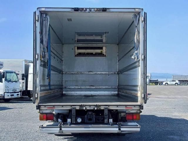 Hino RANGER 2015-05 6805517-19
