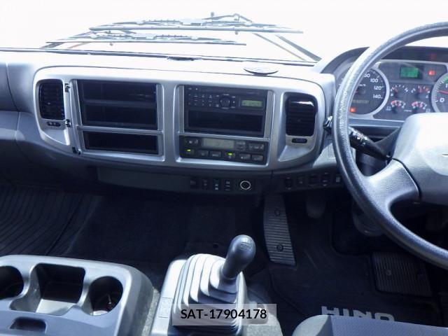 Hino RANGER 2017-02 6911818-15