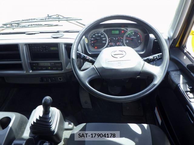 Hino RANGER 2017-02 6911818-16