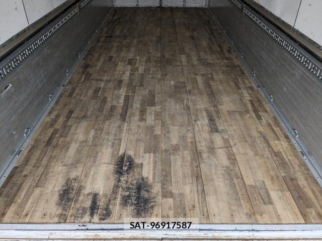 Hino RANGER 2017-03 6911809-10