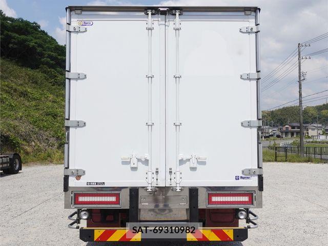 Hino RANGER 2017-11 6904375-9