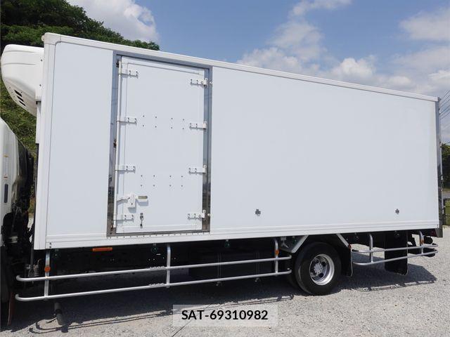 Hino RANGER 2017-11 6904375-10