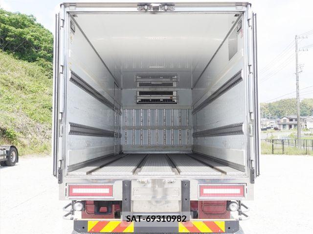 Hino RANGER 2017-11 6904375-14