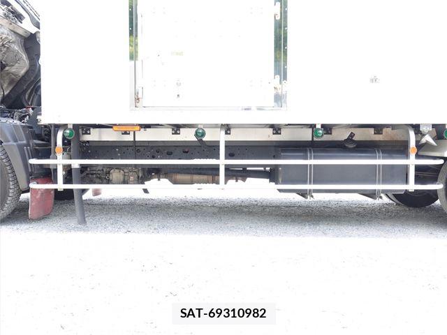 Hino RANGER 2017-11 6904375-21