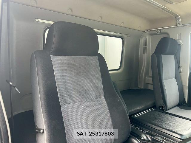 Hino RANGER 2013-03 7252077-18