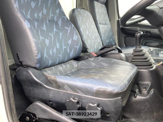 Hino RANGER 2017-02 7252070-18