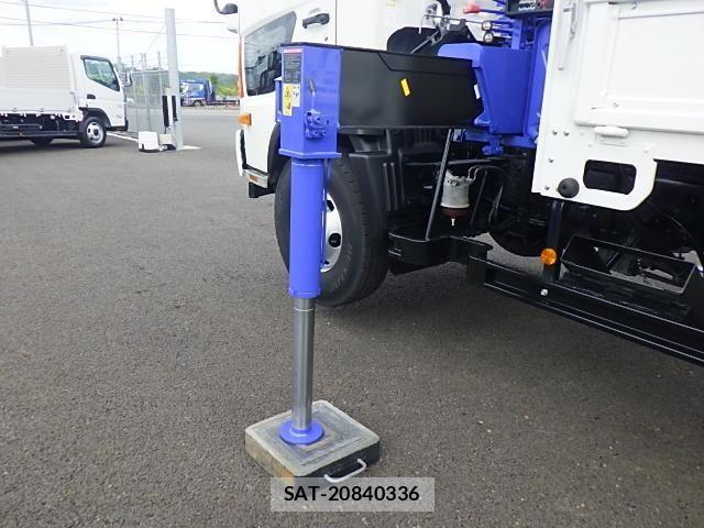 Hino RANGER 2015-09 7359499-17