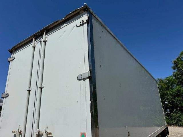 Hino RANGER 2015-02 7383944-17
