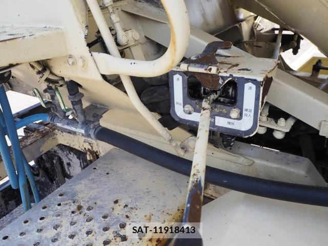 Hino RANGER 2015-05 7502514-17