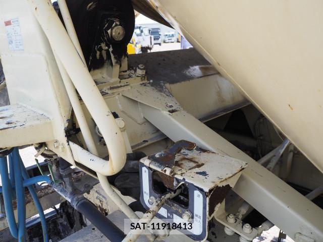 Hino RANGER 2015-05 7502514-18