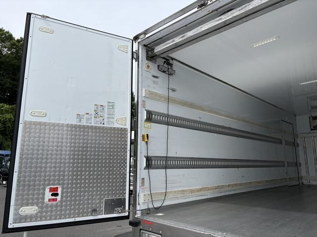 Hino RANGER 2017-12 7737886-23