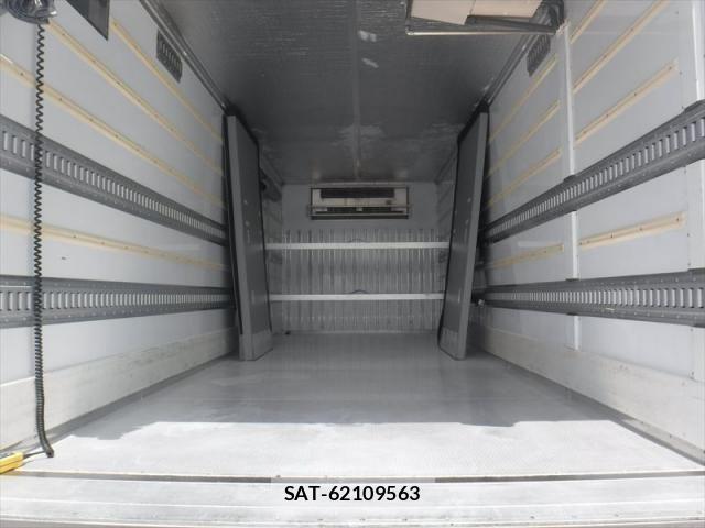 Hino RANGER 2018-12 8037863-23