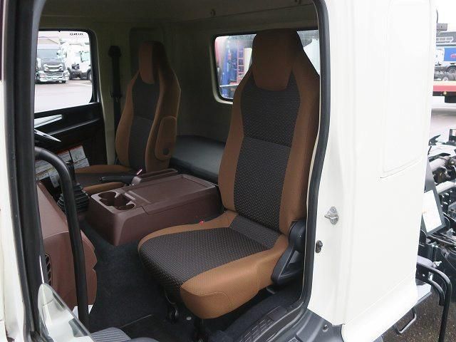 Hino RANGER 2023-06 8060611-22