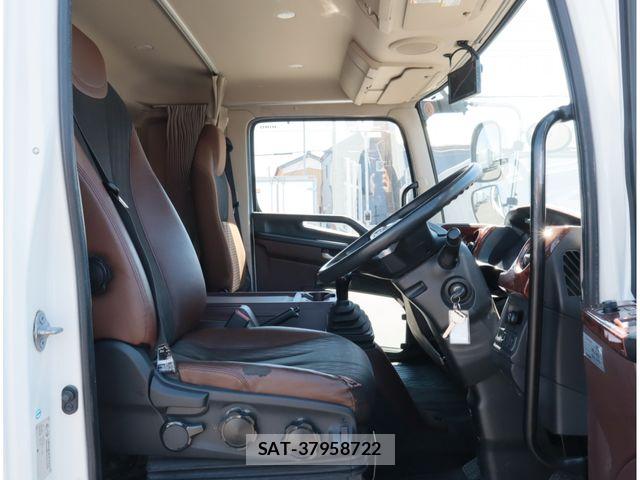 Hino RANGER 2018-03 8159099-20