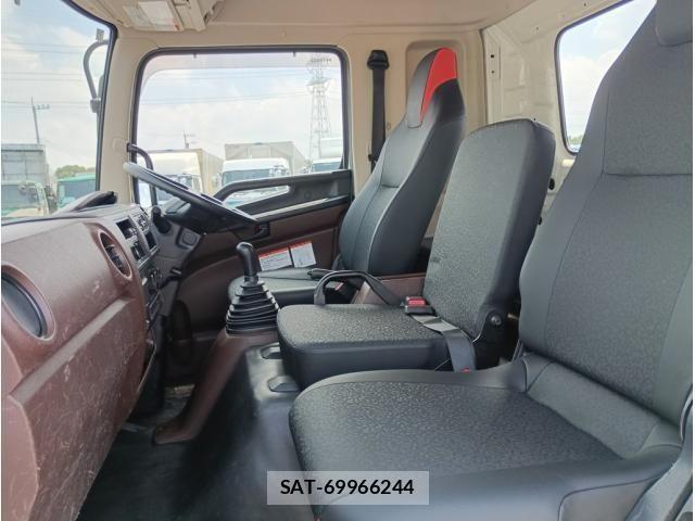 Hino RANGER 2018-11 8159100-23