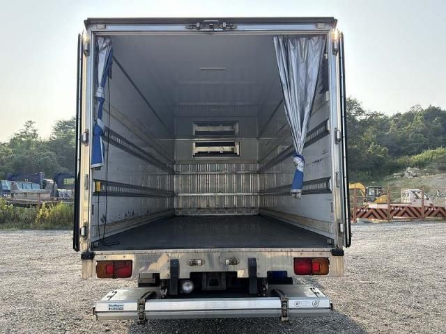 Hino RANGER 2015-10 8186434-18