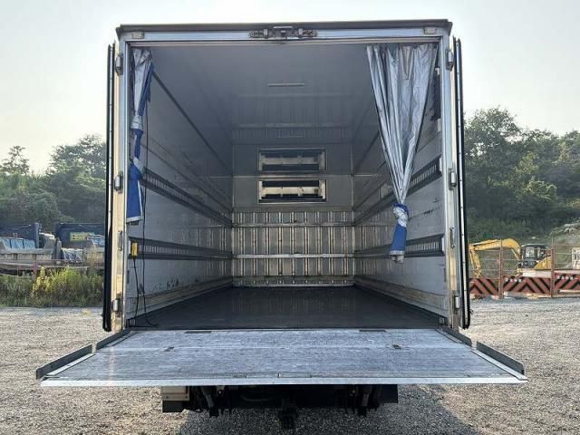 Hino RANGER 2015-10 8186434-28