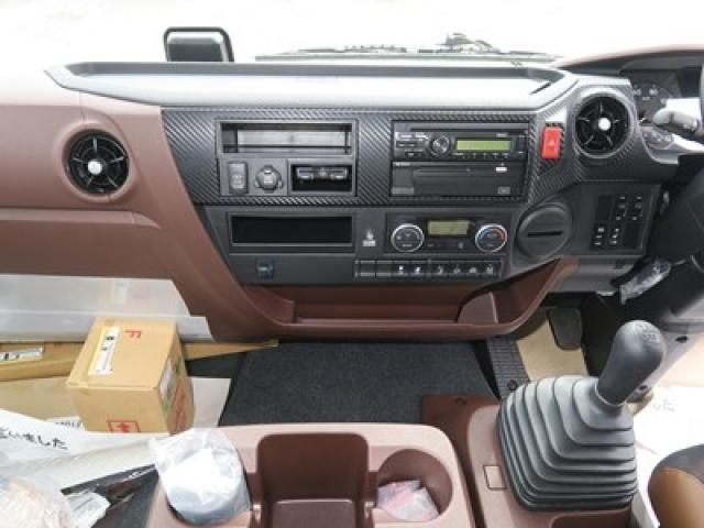 Hino RANGER 2026-01 8186421-27