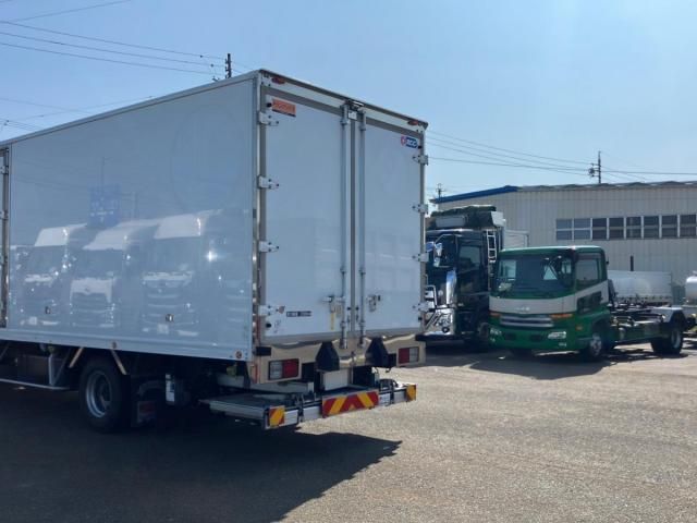 Hino RANGER 2021-03 8186431-11