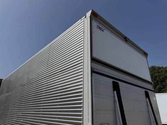 Hino RANGER 2018-03 8186433-13