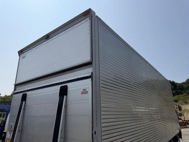 Hino RANGER 2018-03 8186433-15