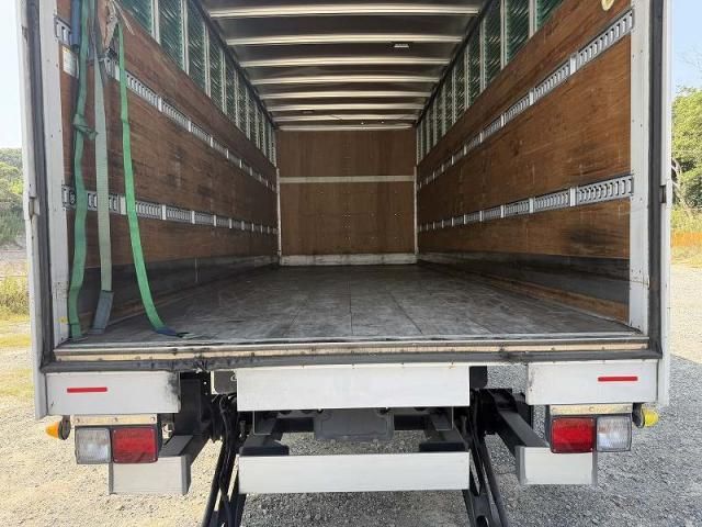 Hino RANGER 2018-03 8186433-17