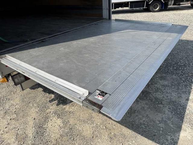 Hino RANGER 2018-03 8186433-21