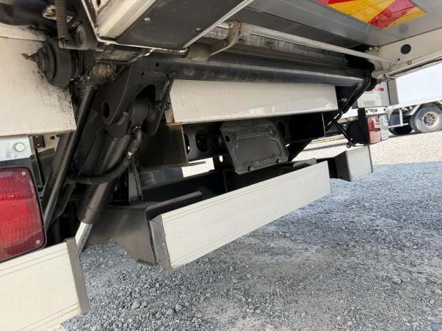 Hino RANGER 2018-03 8186433-22