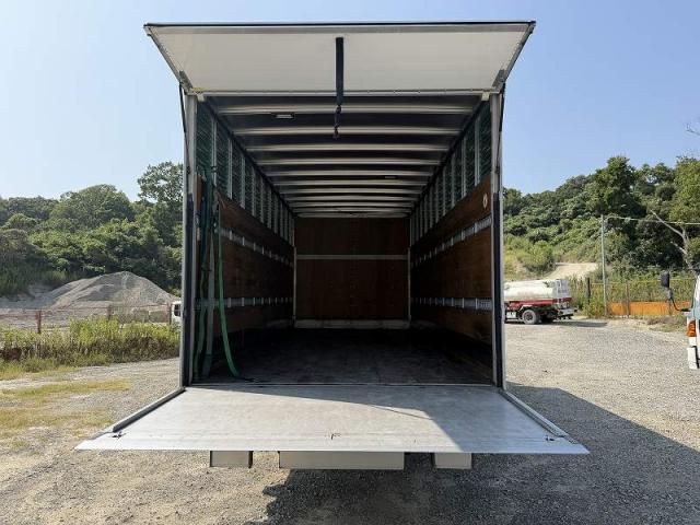 Hino RANGER 2018-03 8186433-23
