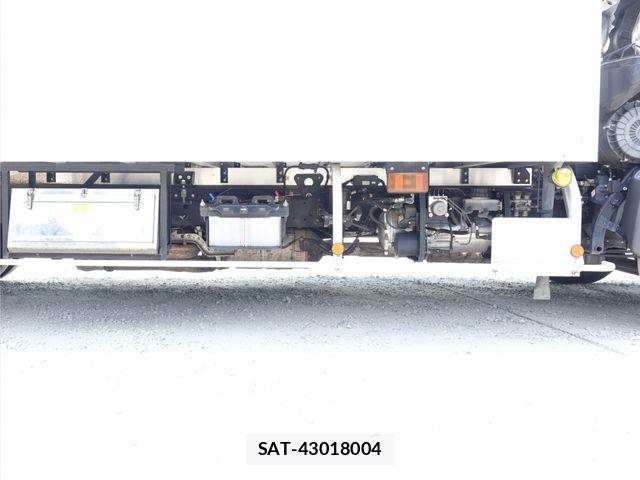 Hino RANGER 2020-05 8209782-12