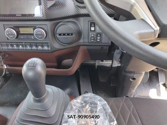 Hino RANGER 2025-04 8209774-6