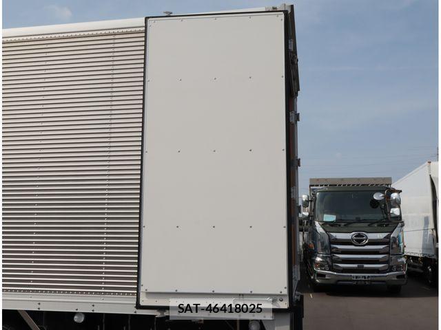 Hino RANGER 2025-05 8209778-13
