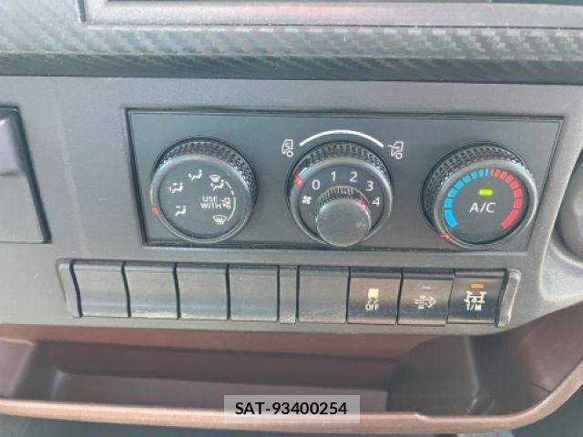 Hino RANGER 2018-01 8209781-22