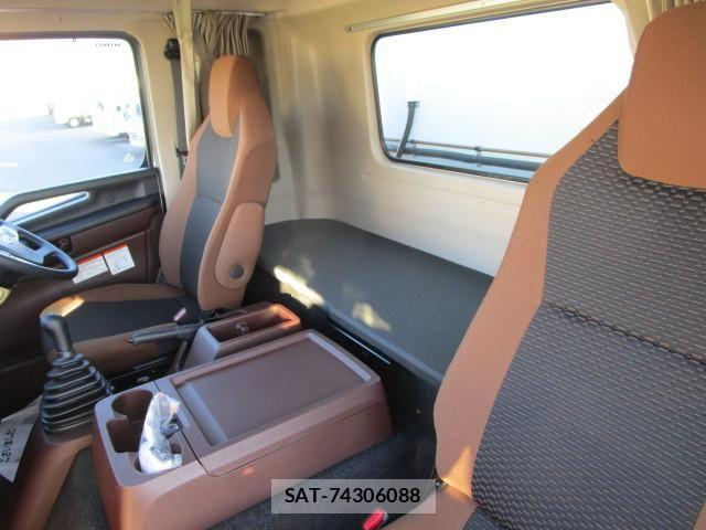 Hino RANGER 2024-11 8231512-16