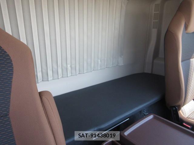 Hino RANGER 2025-12 8231489-20