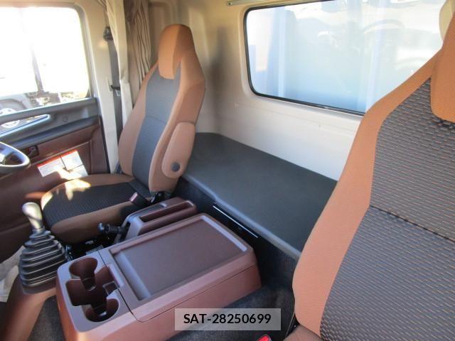 Hino RANGER 2025-12 8231503-23