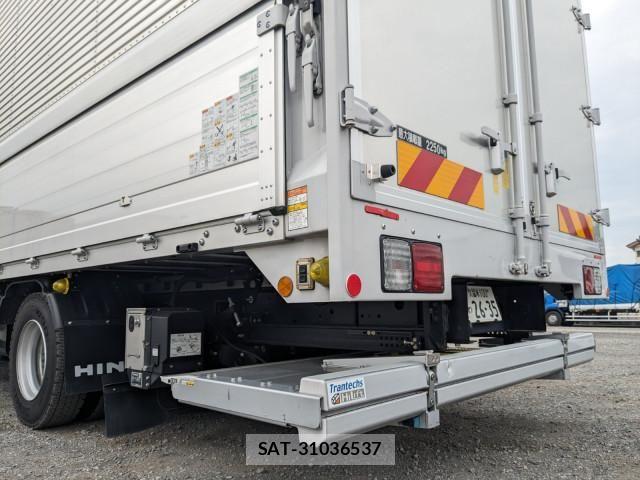 Hino RANGER 2023-05 8231518-6
