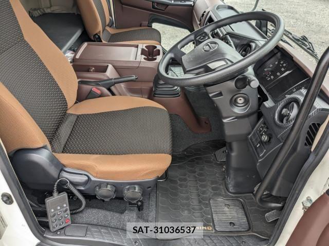 Hino RANGER 2023-05 8231518-7