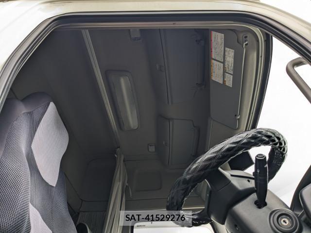 Hino RANGER 2017-03 8231575-9