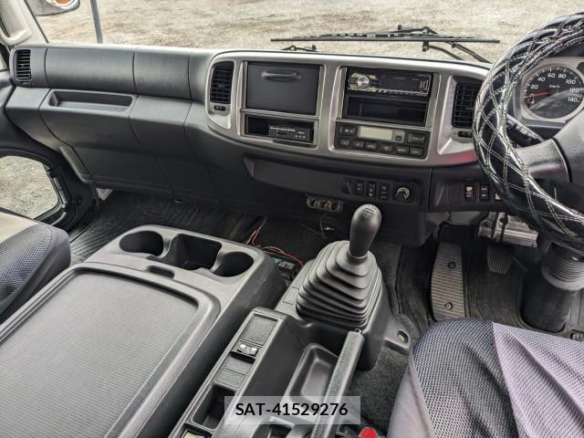 Hino RANGER 2017-03 8231575-11