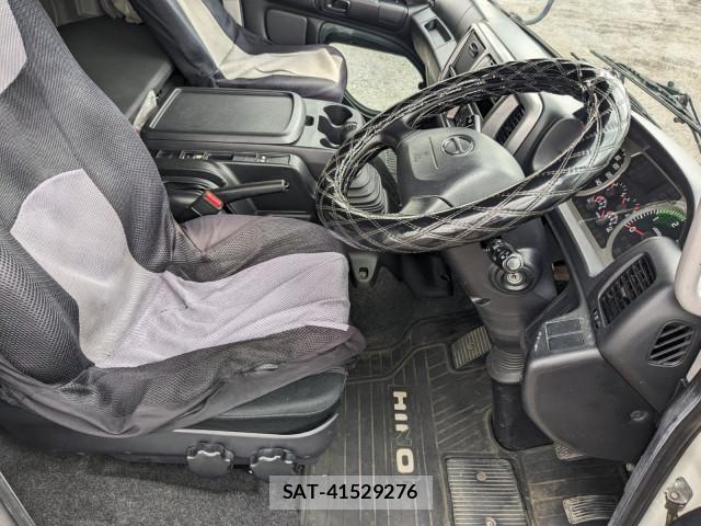 Hino RANGER 2017-03 8231575-8