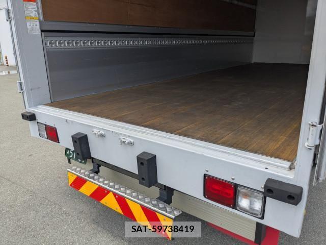 Hino RANGER 2025-09 8231528-23