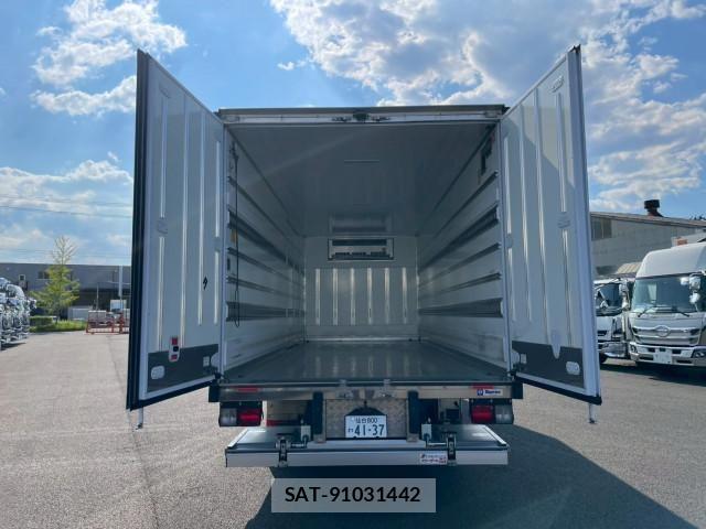 Hino RANGER 2024-11 8231529-9