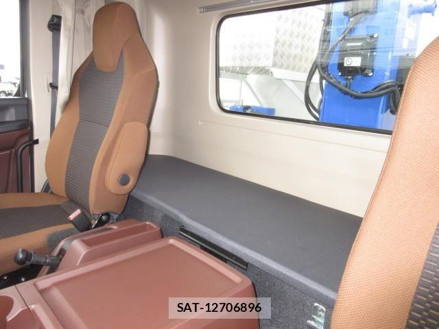 Hino RANGER 2025-12 8231479-20