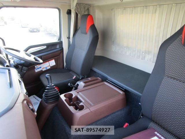 Hino RANGER 2025-12 8231490-18