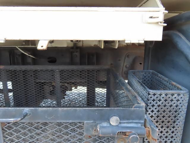 Hino RANGER 2018-03 8331990-12