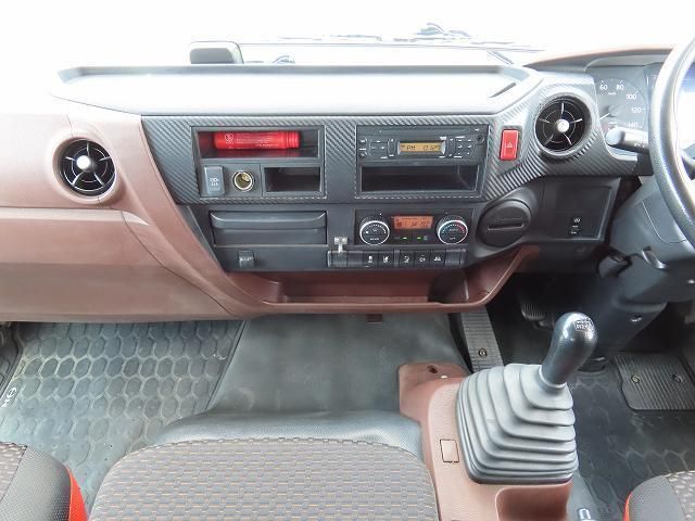 Hino RANGER 2018-03 8331990-17